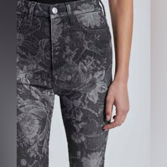 HIGH RISE SKINNY BOOTCUT IN FAIRYTALE FLORAL BLACK Sustainable Seven Jeans NWT - Picture 6 of 12